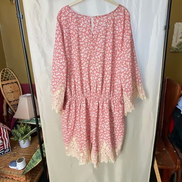 NWT J.NNA size 2X jumpsuit Romper floral bell sleeves lace. - Picture 9 of 16